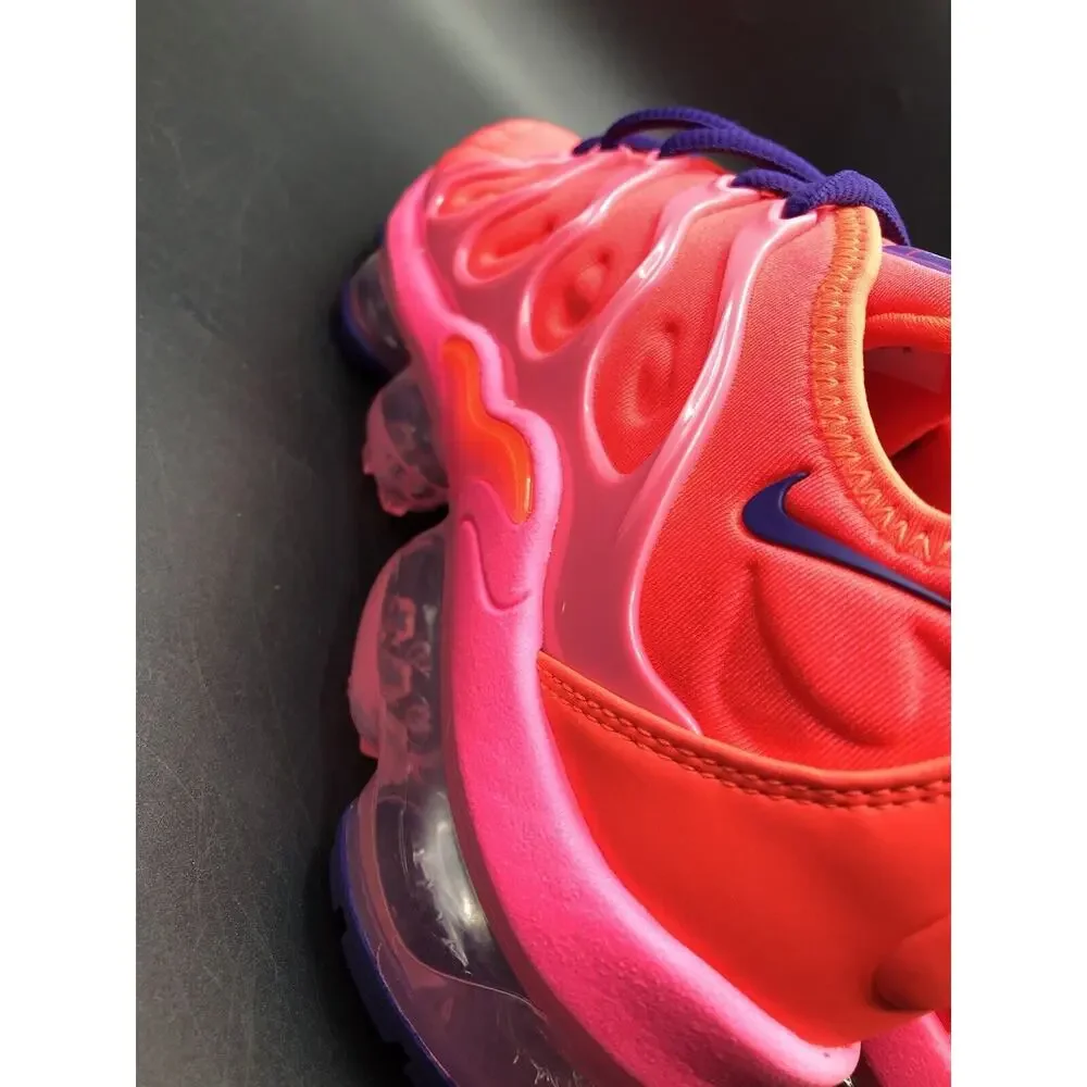 Nike Air Vapormax Plus Womens Size7.5 Sneakers Bright Crimson Pink Blast Running